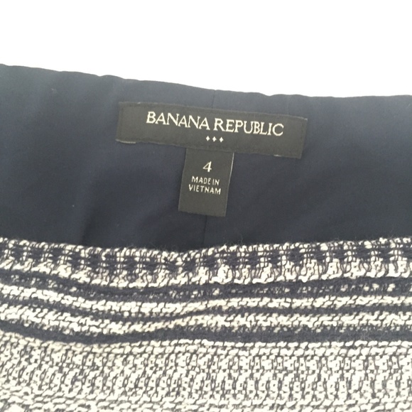 Banana Republic Blue and White Woven Skirt - Picture 3 of 5